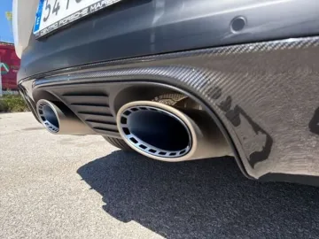 Car image 32