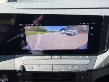 Car image 29