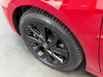 Car image 27
