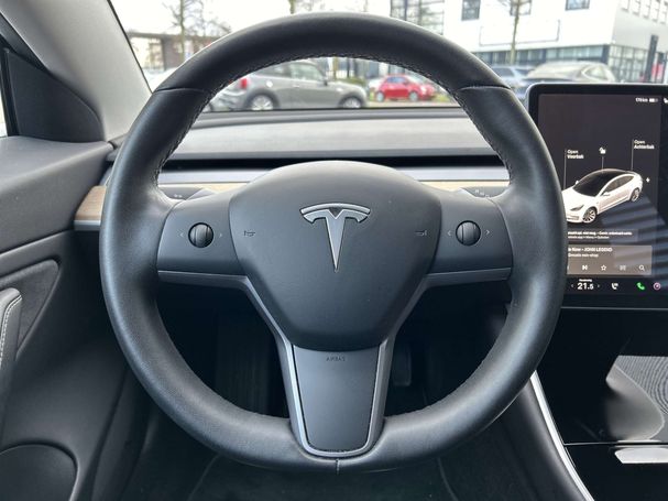 Tesla Model 3 60 Plus 225 kW image number 11