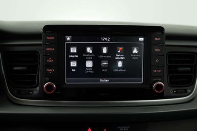 Car image 12