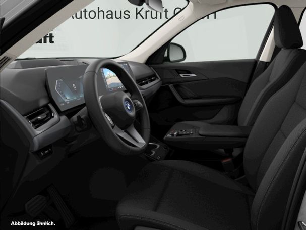 BMW iX1 xDrive30 230 kW image number 3