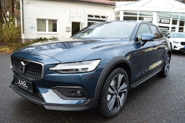 Volvo V60 Cross Country AWD B4 145 kW image number 1