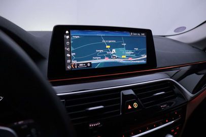 Car image 30