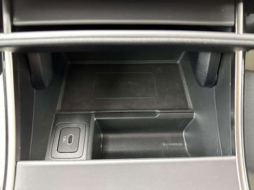 Car image 33