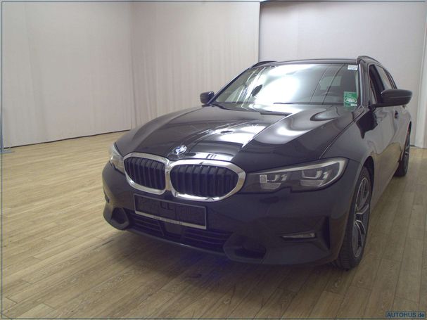 BMW 320d Touring xDrive 140 kW image number 1