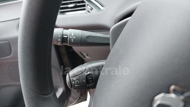 Peugeot 208 PureTech 82 61 kW image number 23