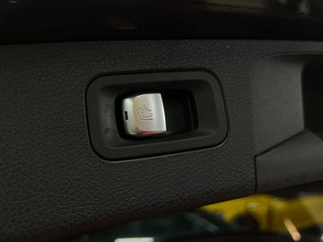 Car image 38