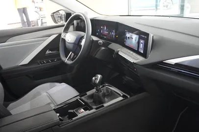 Car image 37