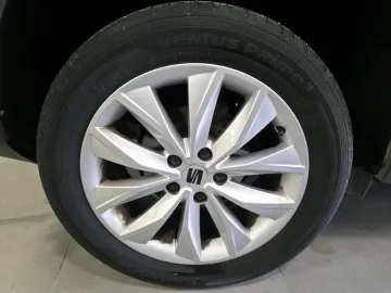 Car image 43