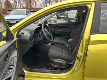 Car image 10