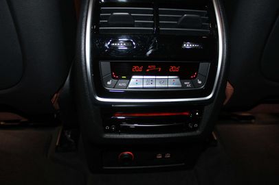 Car image 36