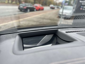 Car image 36