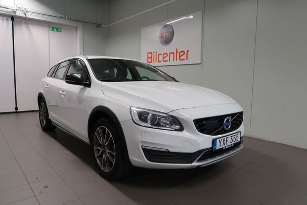 Volvo V60 Cross Country D3 110 kW image number 3