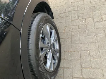 Car image 29