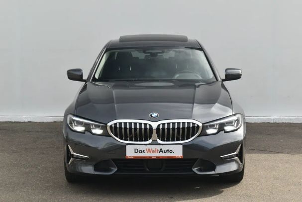 BMW 320d xDrive 140 kW image number 12