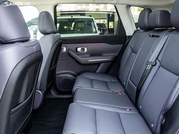 Car image 31