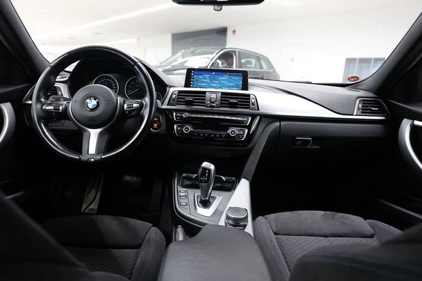 BMW 330i Touring M Sport 185 kW image number 12