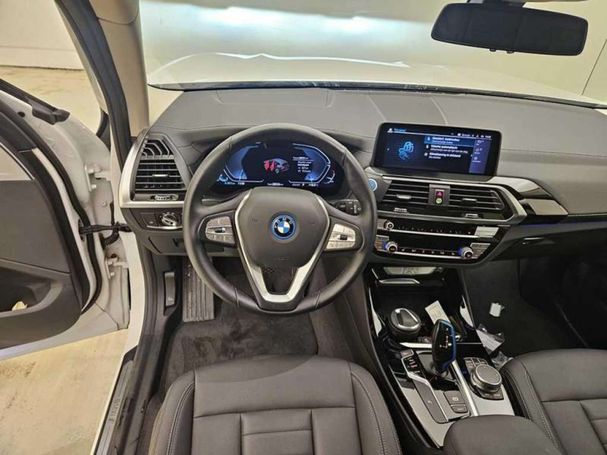 BMW iX3 210 kW image number 11