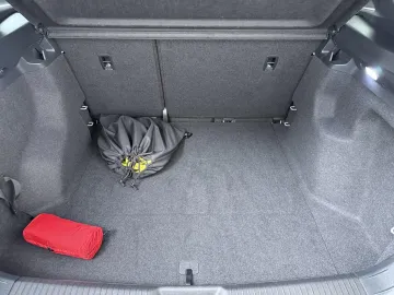 Car image 35