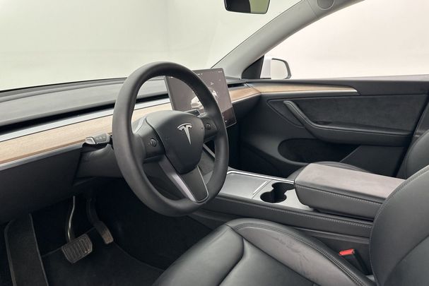 Tesla Model Y Long Range AWD 378 kW image number 11