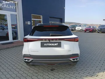 Car image 27