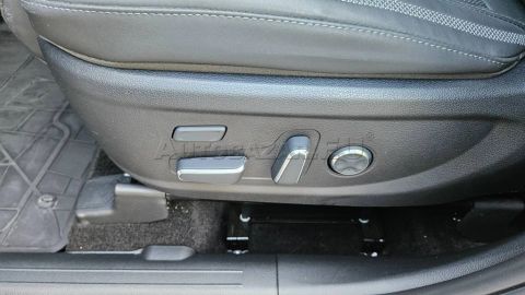 Car image 45