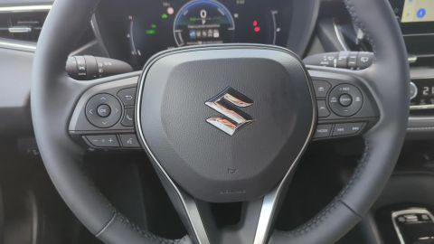 Car image 12