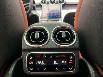 Car image 32