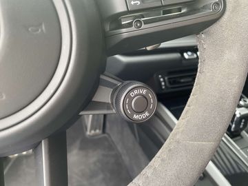 Car image 37