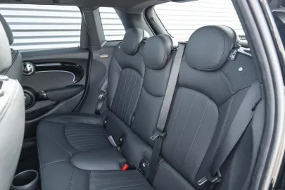 Car image 38