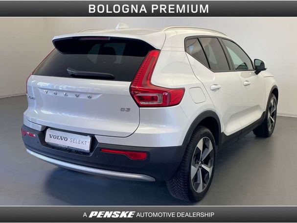 Volvo XC40 B3 Core 120 kW image number 2