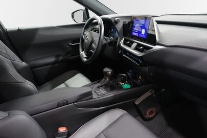 Car image 15