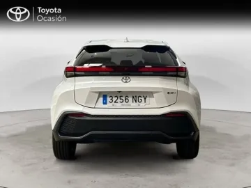 Car image 3