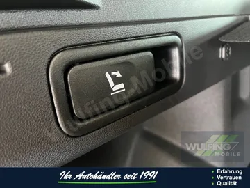 Car image 40