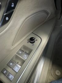 Car image 36