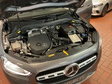Car image 32