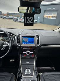 Car image 36