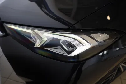 Car image 32