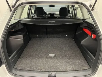 Car image 43
