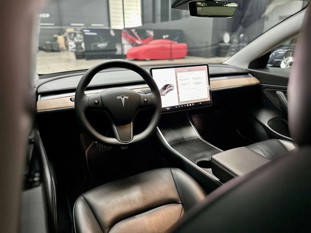 Tesla Model 3 Performance AWD 321 kW image number 17