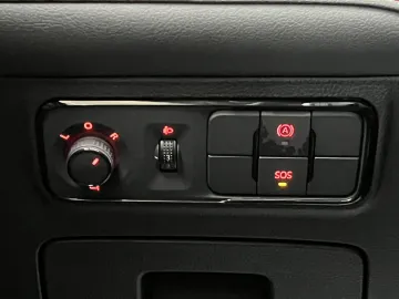 Car image 33