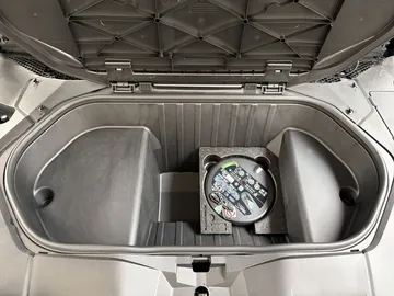 Car image 28