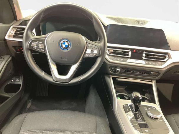 BMW 320 e Touring Advantage 150 kW image number 8