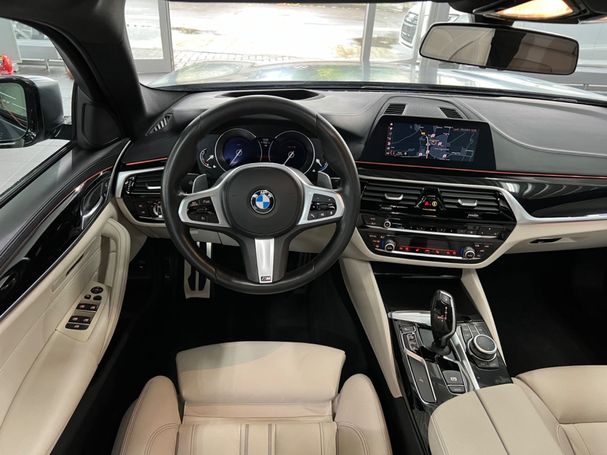 BMW 540i Touring xDrive 250 kW image number 16