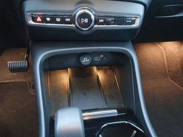 Car image 26