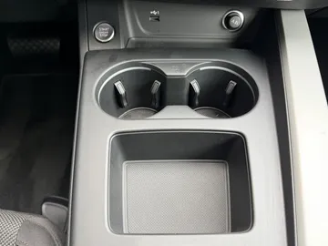 Car image 37