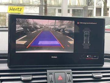 Car image 26