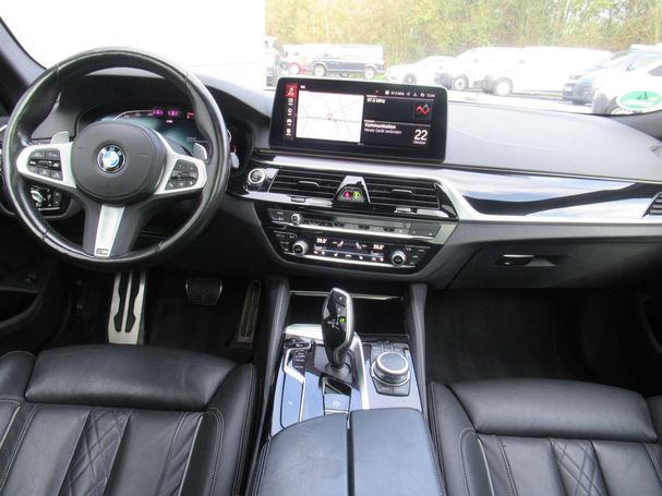 BMW 540d Touring xDrive 250 kW image number 15