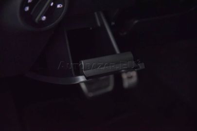 Car image 37